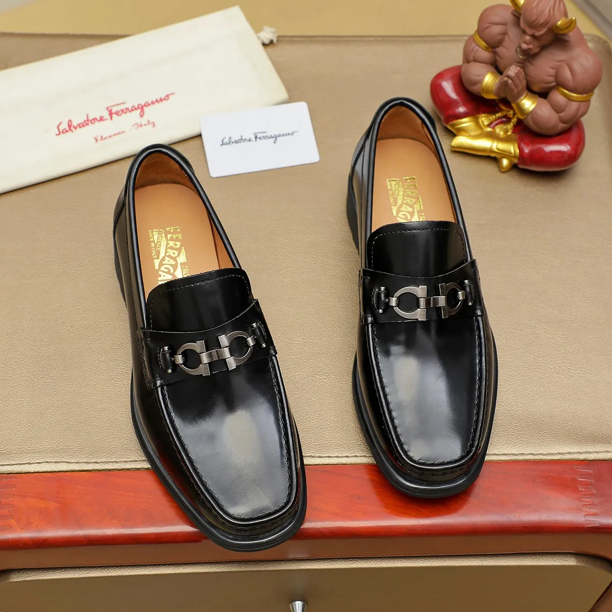 Men's shoes 250 Ferragamo [Ferragamo] top imported suit men's shoes 💯Original copy of the official website, product materials: selected imported embossed calfskin + luxury hardware buckle accessories ~ imported water-dyed cow 🐂 leather lining. Strong three-dimensional visual effect, original combination outsole, multiple colors available😘 Size: 39-44 (38.45.46. Customized)
